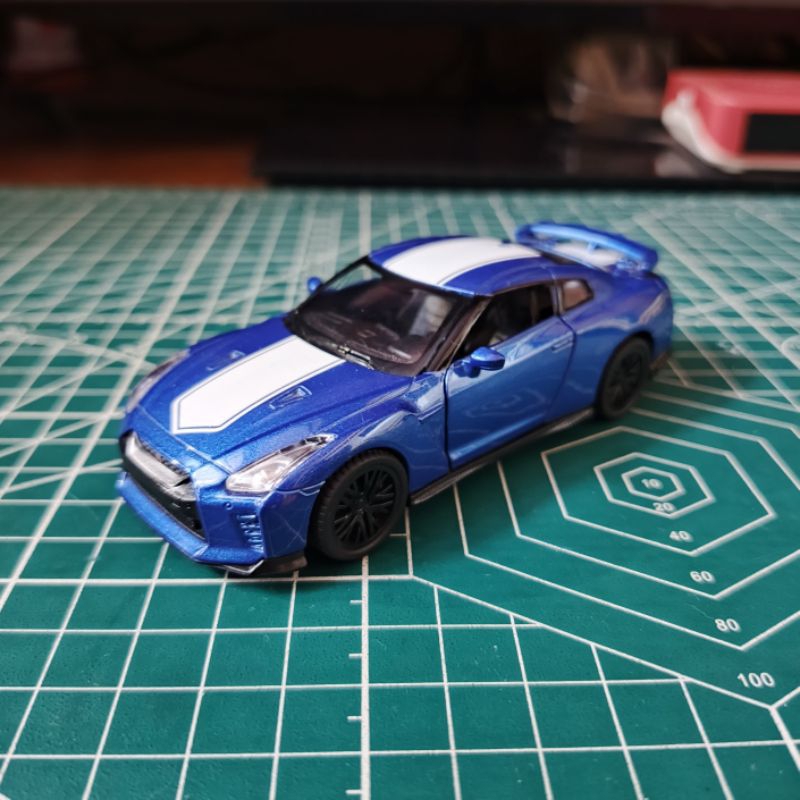 Apollo MSZ Nissan Skyline GT-R R35 50Anniv