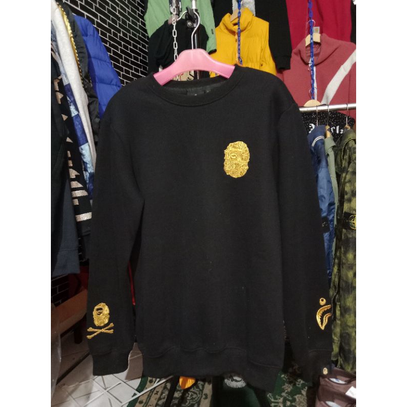 A BATHING APE CREWNECK