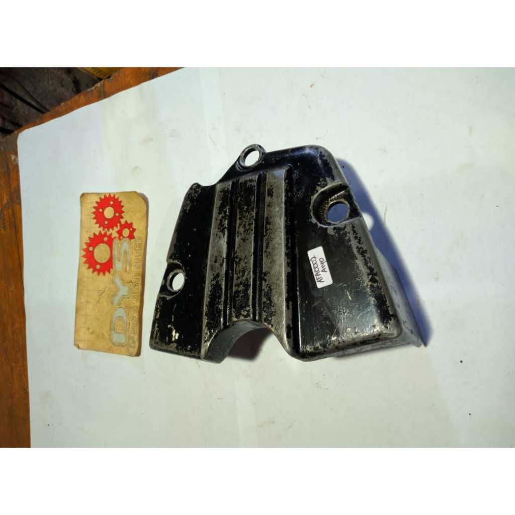 Tutup cover gear rantai depan Yamaha Alfa