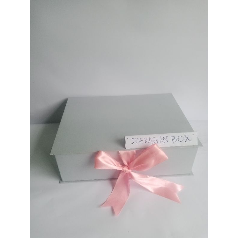 

Kotak Kado / Giftbox / Box Hampers / Kotak Parcel / Hardbox / Kotak Hantaran