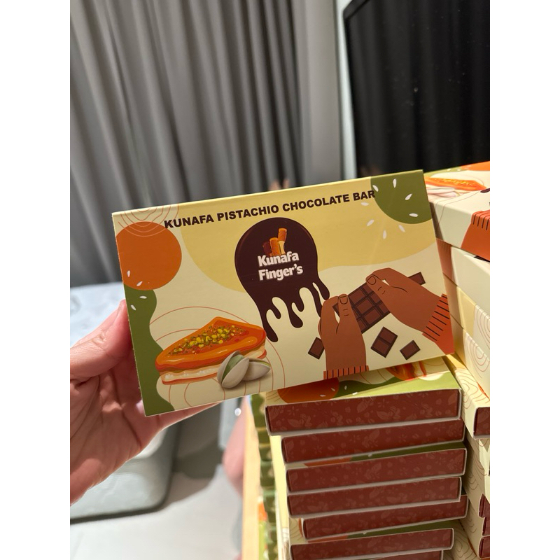 

KUNAFA VIRAL PISTACHIO CHOCOLATE BAR