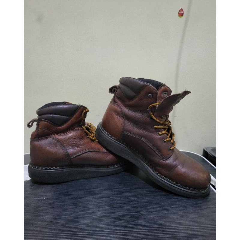 Sepatu Redwing ukuran 43 made in USA (mantan)