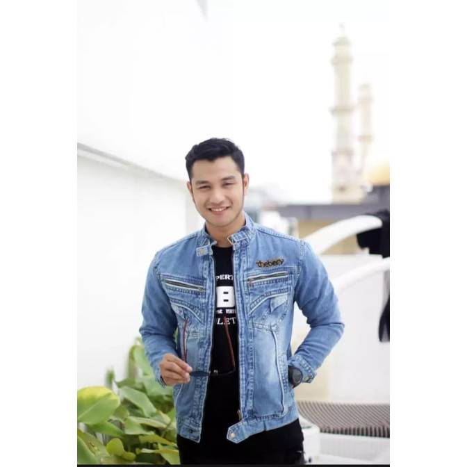 hot deals jaket jeans pria / jaket jeans cowok / jaket jeans tempel /jaket jeans resleting / jaket