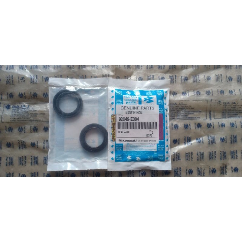 SEAL GEAR DEPAN NS200 SIL SEAL AS GEAR DEPAN PULSAR 200NS SIL GEAR DEPAN BR200 200NS 92049-E004