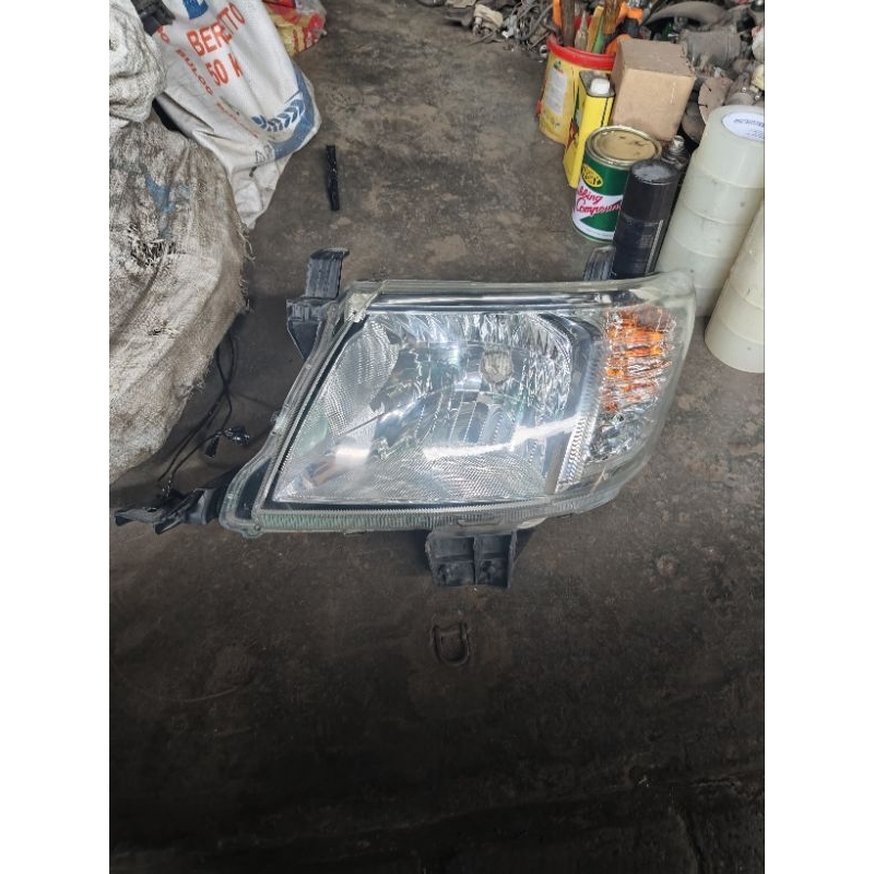 Headlamp hilux thn 2011, 2012, 2013, 2014 original.