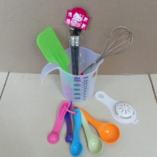 Dapatkan Voucher  PERLENGKAPAN MEMBUAT KUE  PERALATAN MEMBUAT KUE