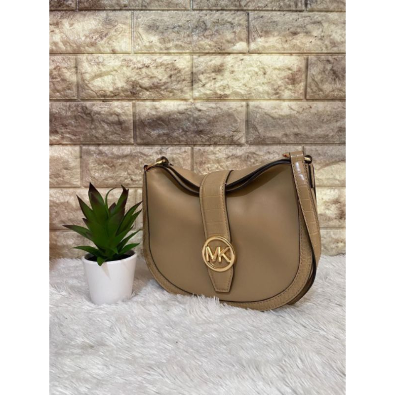 mk Gabby Small Hobo Crossbody Bag Camel n