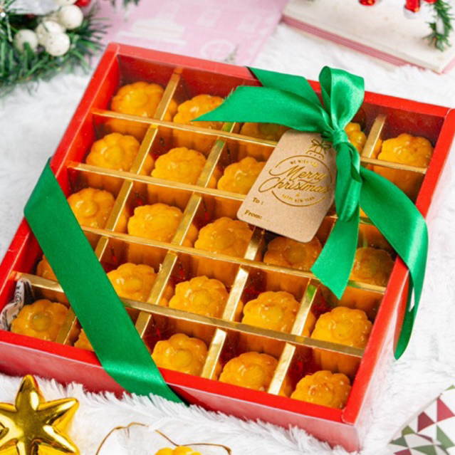 

PINEAPPLE TART / PINEAPPLE COOKIES NASTAR BUTTER PREMIUM NATAL HAMPERS