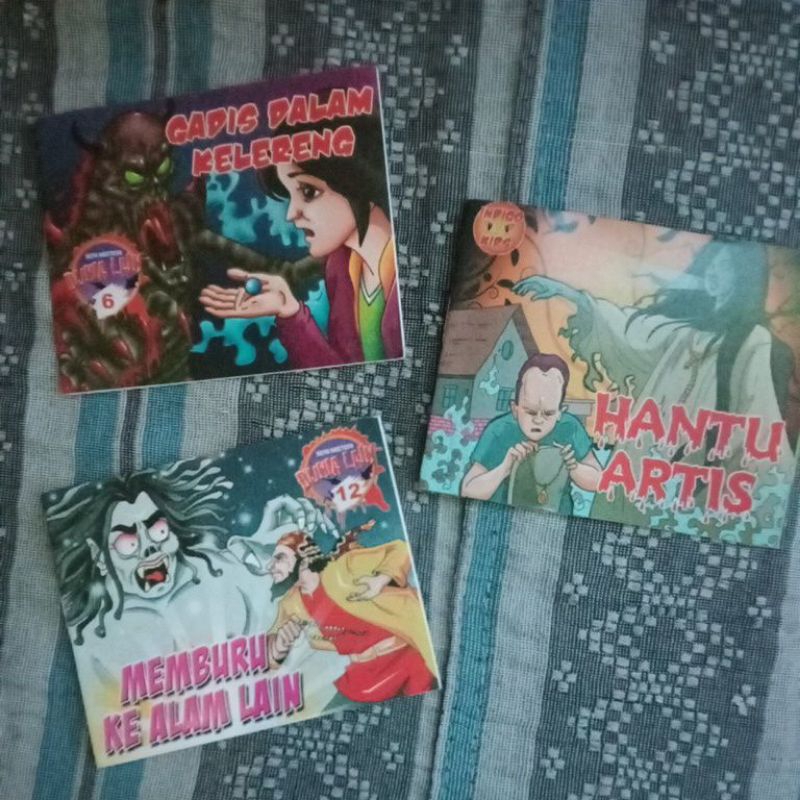 

buku komik ada : Hantu Artis,Memburu ke alam lain,Gadis Dalam Kelereng