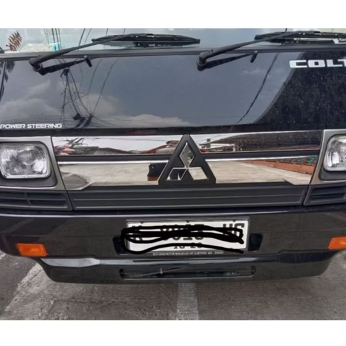 Grill Lis Chrome L300 Euro 4 Bagian Bawah Lower Mould Original 7405B086