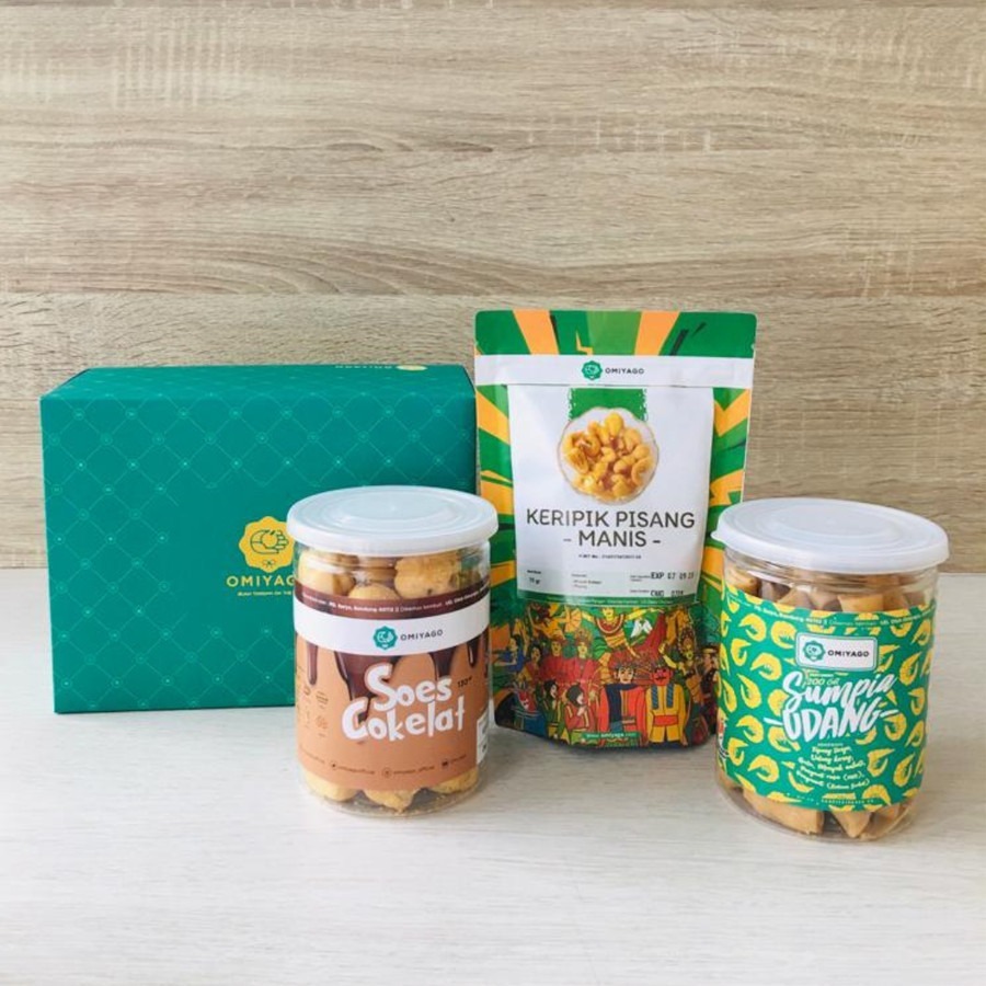 

Paket Snack isi 3 Cemilan / Hampers / Gift / Manis / Gurih