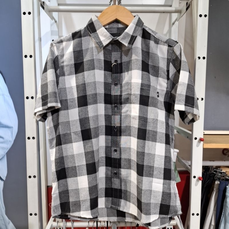 Kemeja Pendek Pria 3SECOND Original