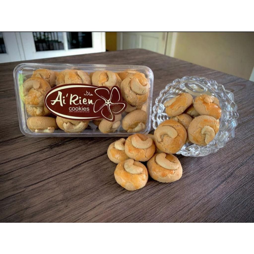 

Kue Kacang by Ai'Rien Cookies