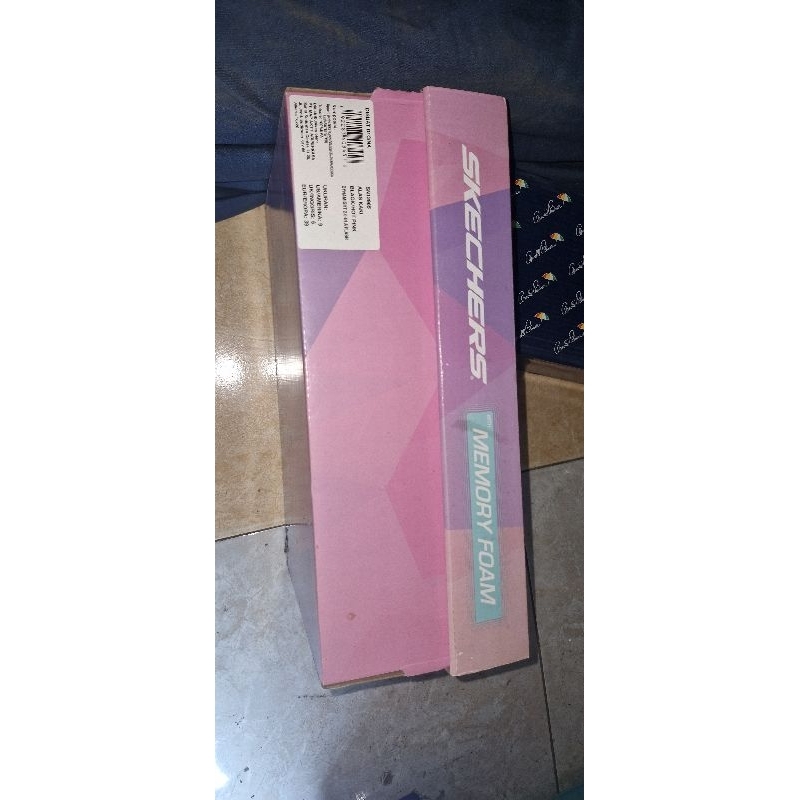 Sepatu Skechers Wanita ukuran 39