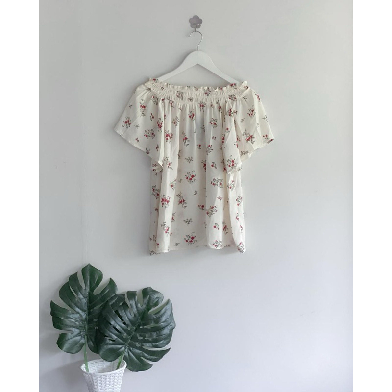 blouse motif bunga sabrina