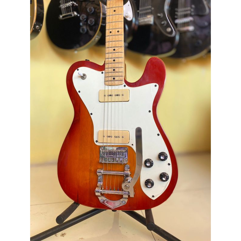 Fender Telecaster deluxe tremolo model bigsby custom