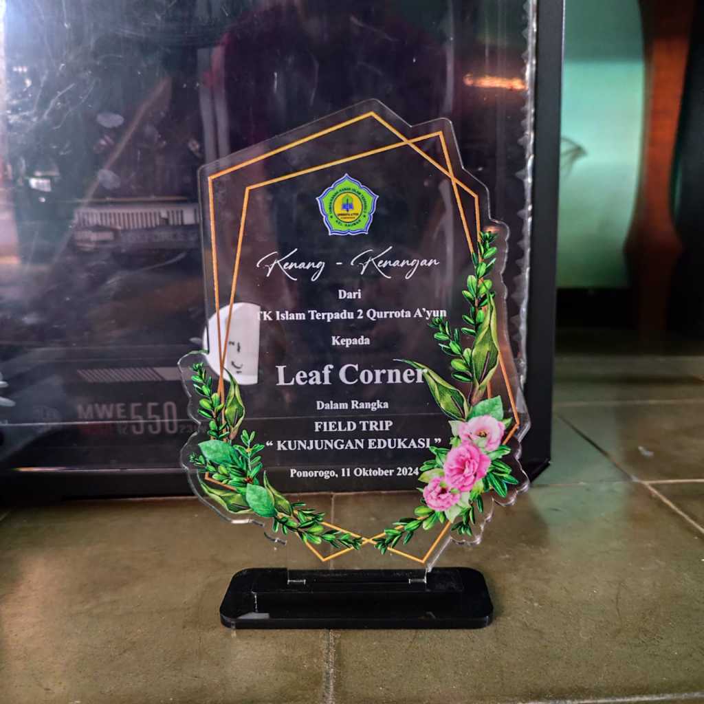 Plakat Akrilik Custom / Plakat Wisuda / Plakat Magang / Vandel Print UV / Plakat Wedding / Cetak Cus