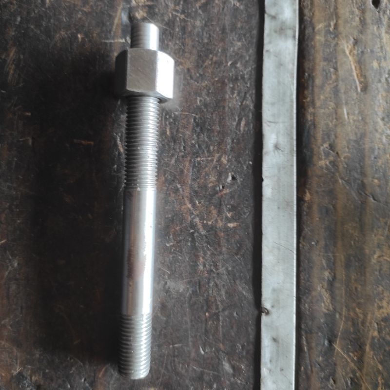 baut stud cylinder head sinderkop mesin kubota RD 75 RD 85 RD 105 RD 115 KND 80 komplit mur