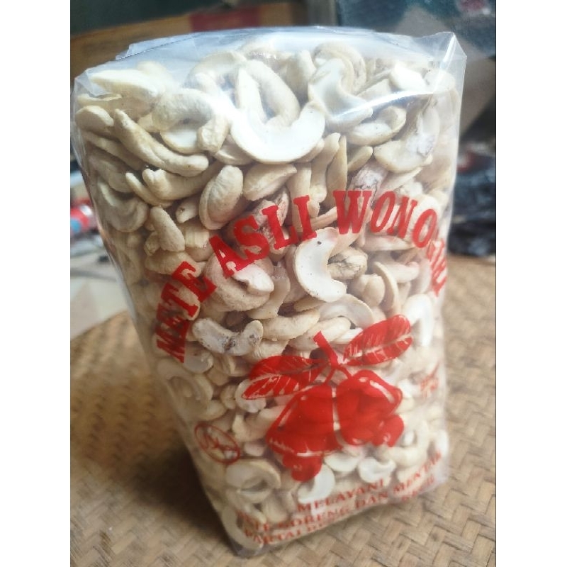 

mete/ mede belah dua mentah 500gr