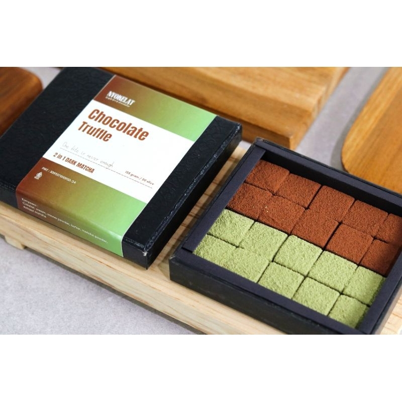

Nyokelat Cokelat Truffle Varian Dark Dan Matcha Dalam Satu Box