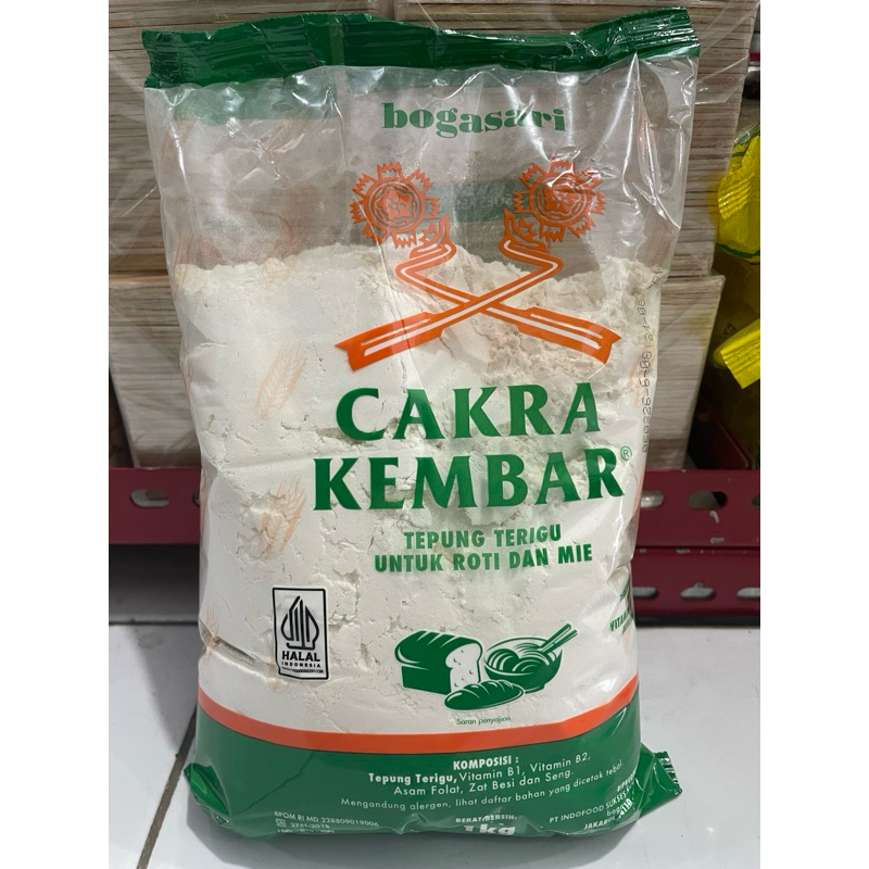 

TEPUNG TERIGU CAKRA KEMBAR KEMASAN 1 kg