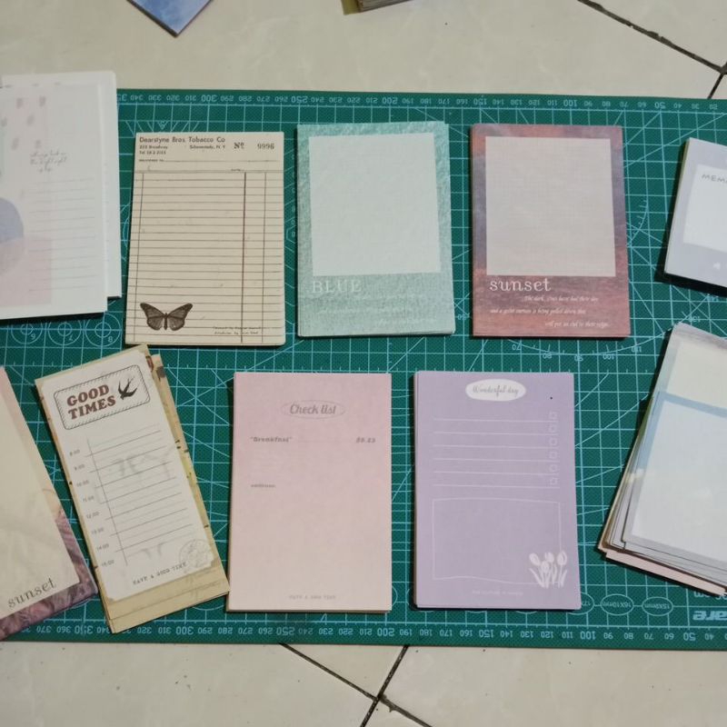 

Kertas dekorasi jurnal scrapbook memopad aesthetic isi 5 pcs