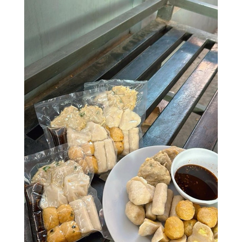 

Pempek ikan asli khas palembang isi 10pcs Mix terlaris - Pempek Traso Nian Cuko Kenal