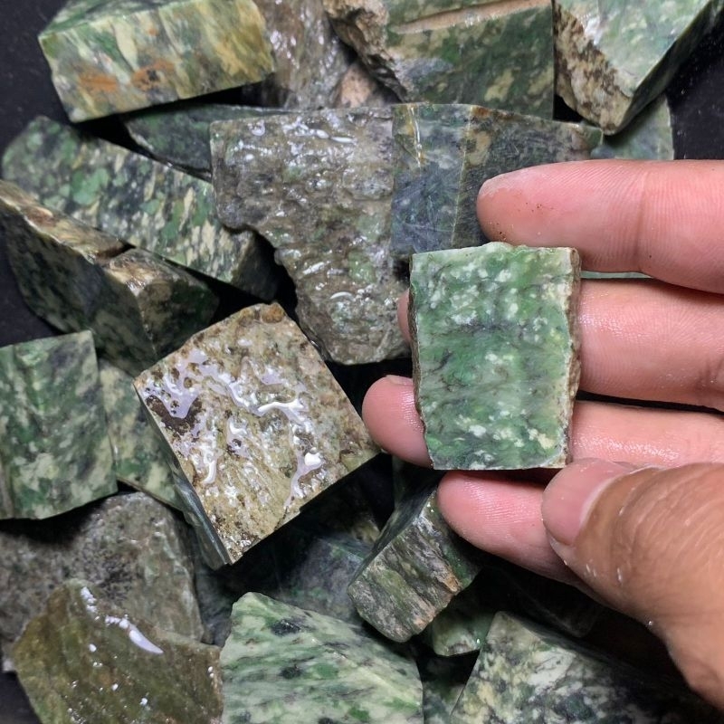 Batu Nephrite jade giok aceh / Bahan Batu Nephrite jade giok aceh hq / Bongkahan Batu Nephrite jade 