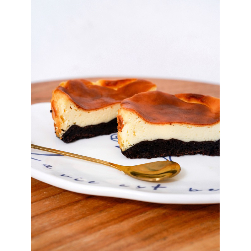 

Mini Cheesecake Brownies (ISI 2 PCS)