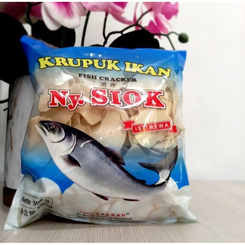 

Ny. Siok Kerupuk Ikan