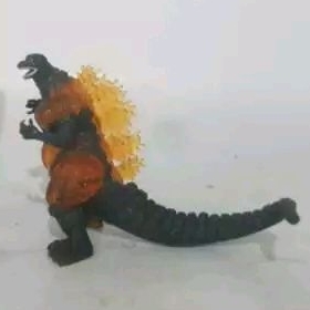 mainan action figure
godzilla burning
detail
tinggi sekitar 2