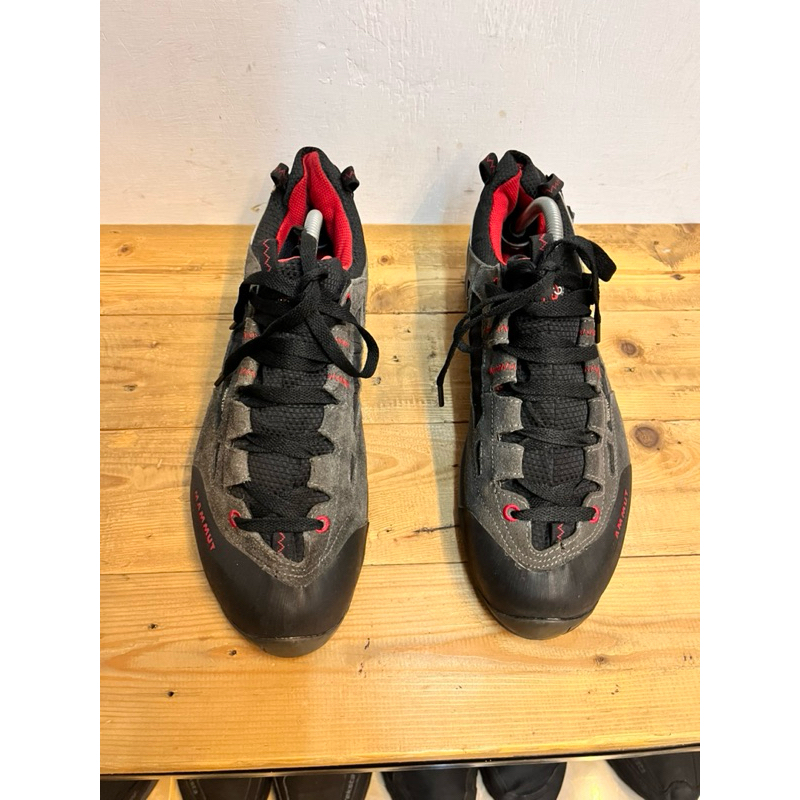 SEPATU HIKING MARMOT low