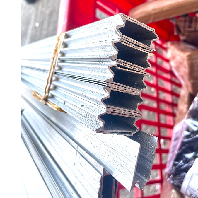 lis alumunium lis M hardcase alumunium lis U panjang 3meter import wajib potong