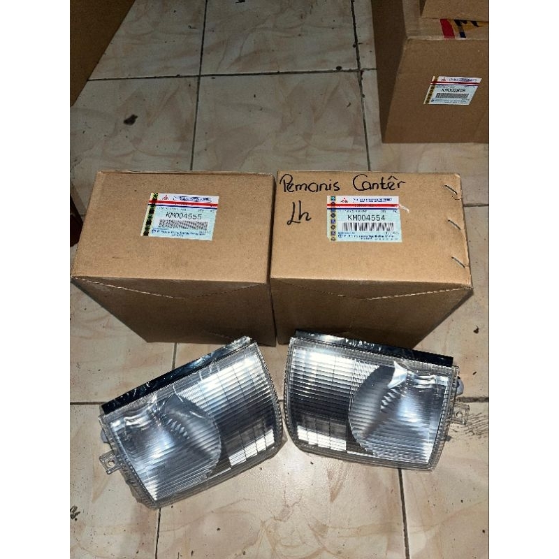 lampu manisan canter original lampu manisan ps125 original kiri lampu manisan canter kanan KM004554 