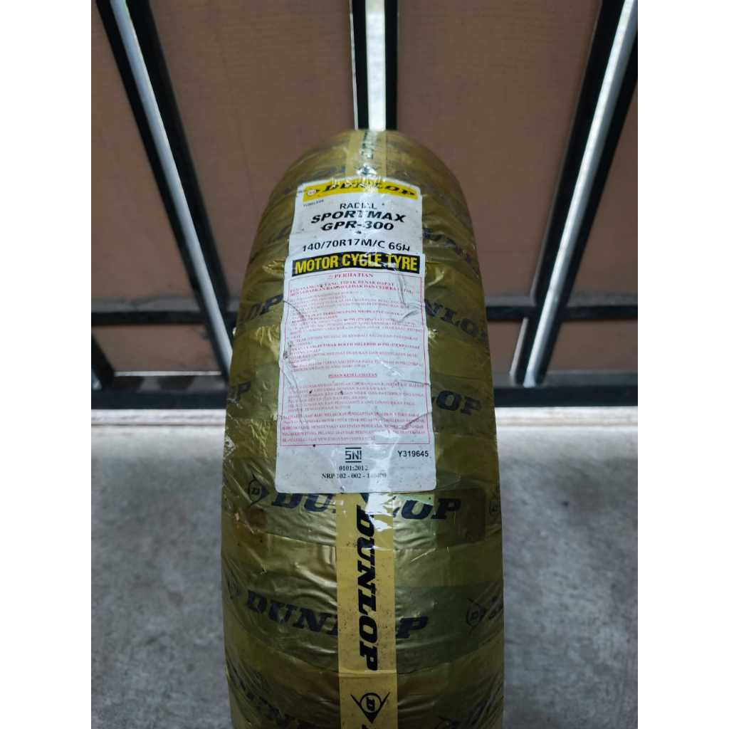 BAN DUNLOP GPR-300 NOS UKUR 140/70-17 BAN MOTOR SPORT