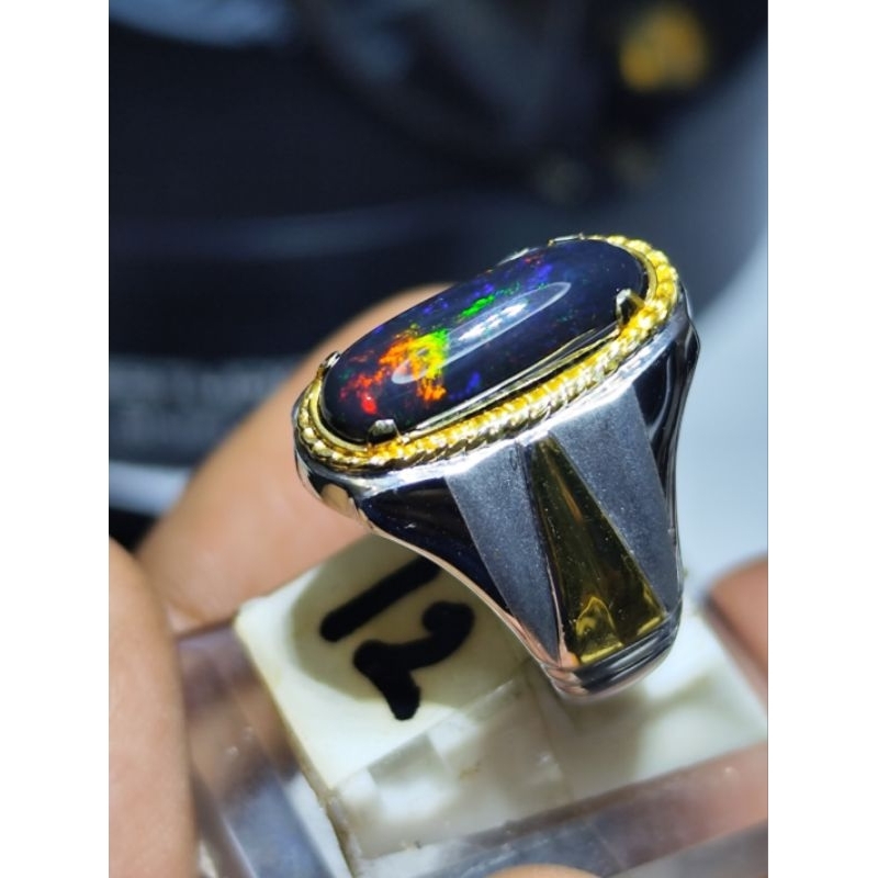 Black Opal solid banten