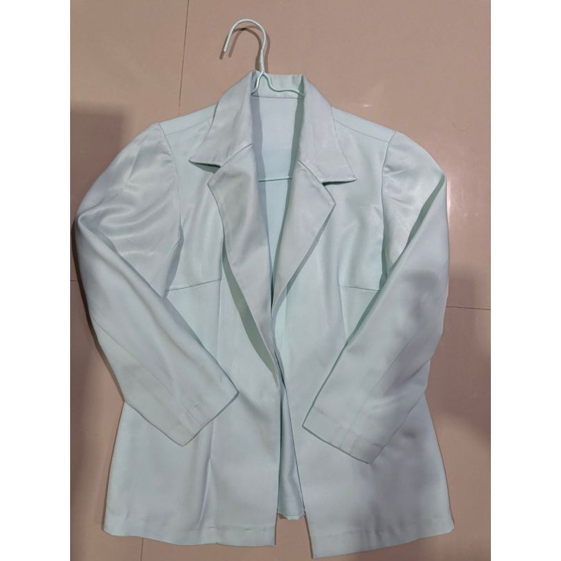 blazer wanita warna biru telor asin