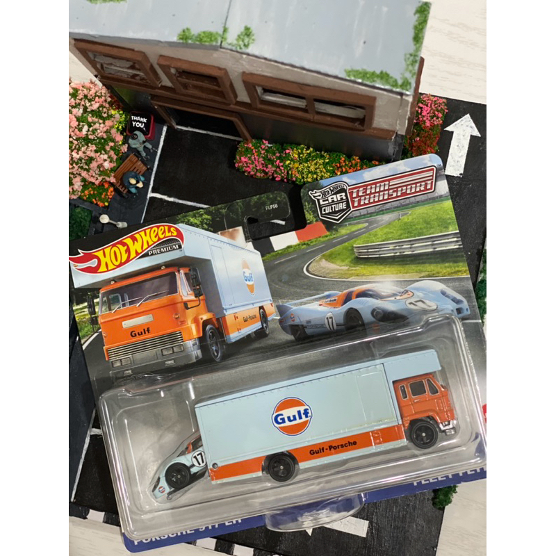 Hot Wheels Team Transport Porsche 917 LH Fleet Flyer