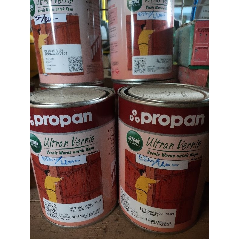 Propan ultran vernis 1L / cat vernish kayu / pintu kayu jendela kayu