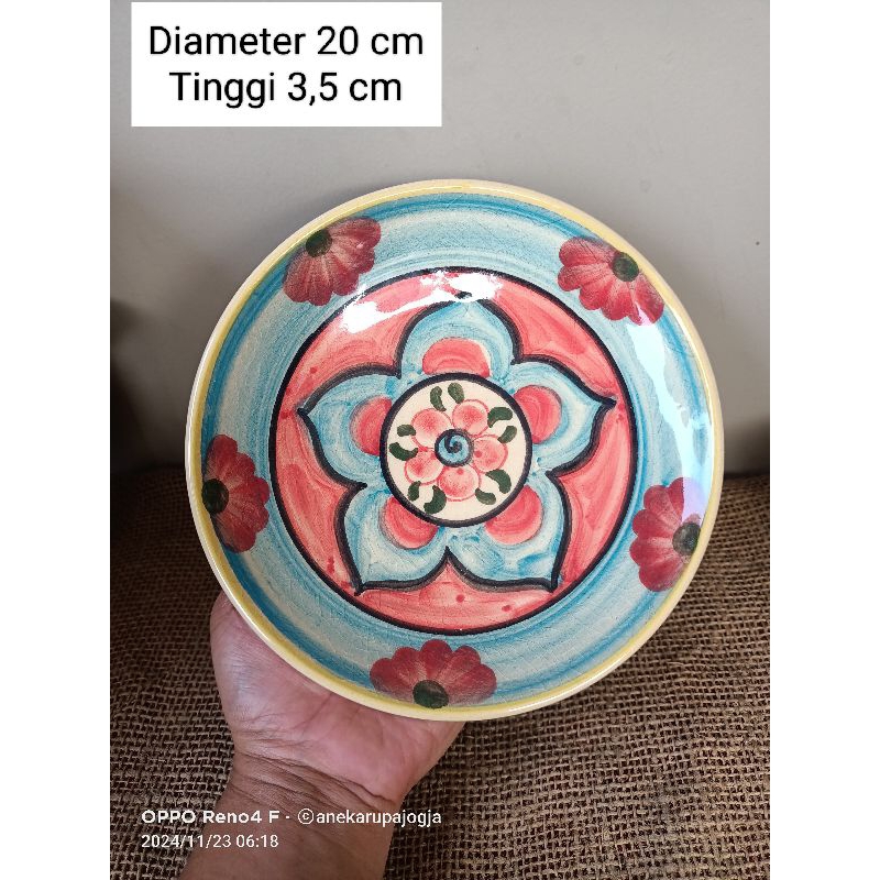 piring keramik lukis untuk pajangan dinding