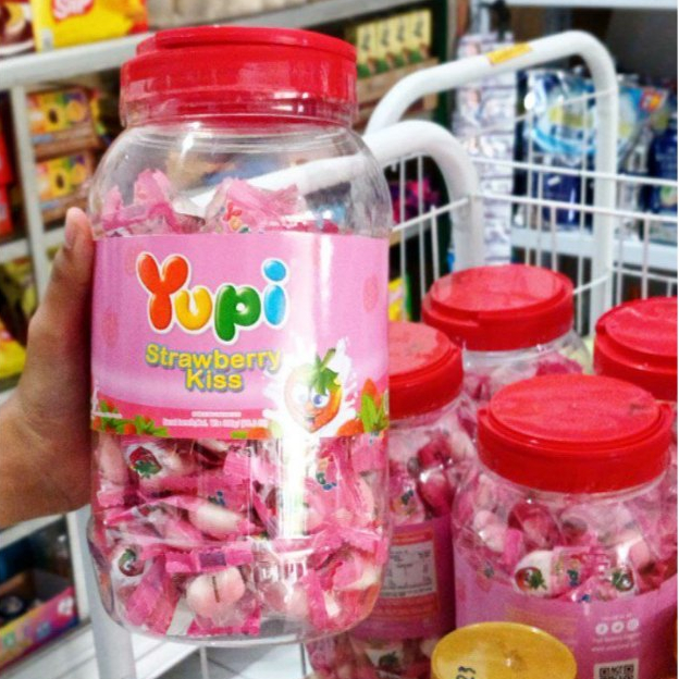 

PERMEN YUPI STRAWBERRY KISS TOPLES | YUPI TOPLES