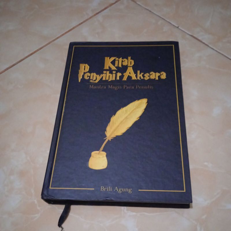 Kitab Penyihir Aksara by Brili Agung