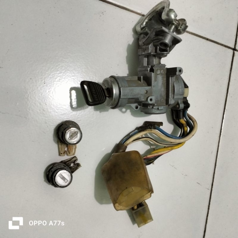 kunci kontak Honda grand Civic/Civic lx