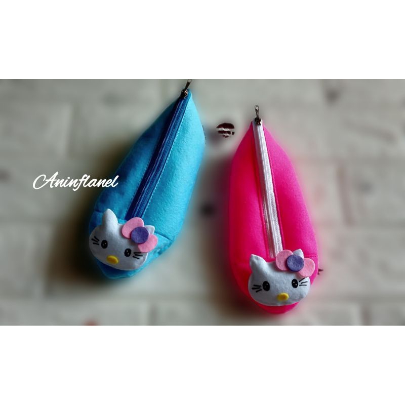 

Tempat Pensil flanel karakter
