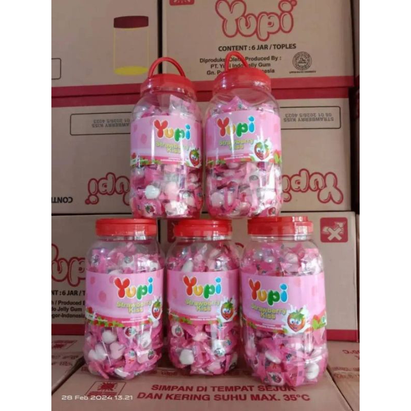 

permen Yupi Strawberry Kiss Jars