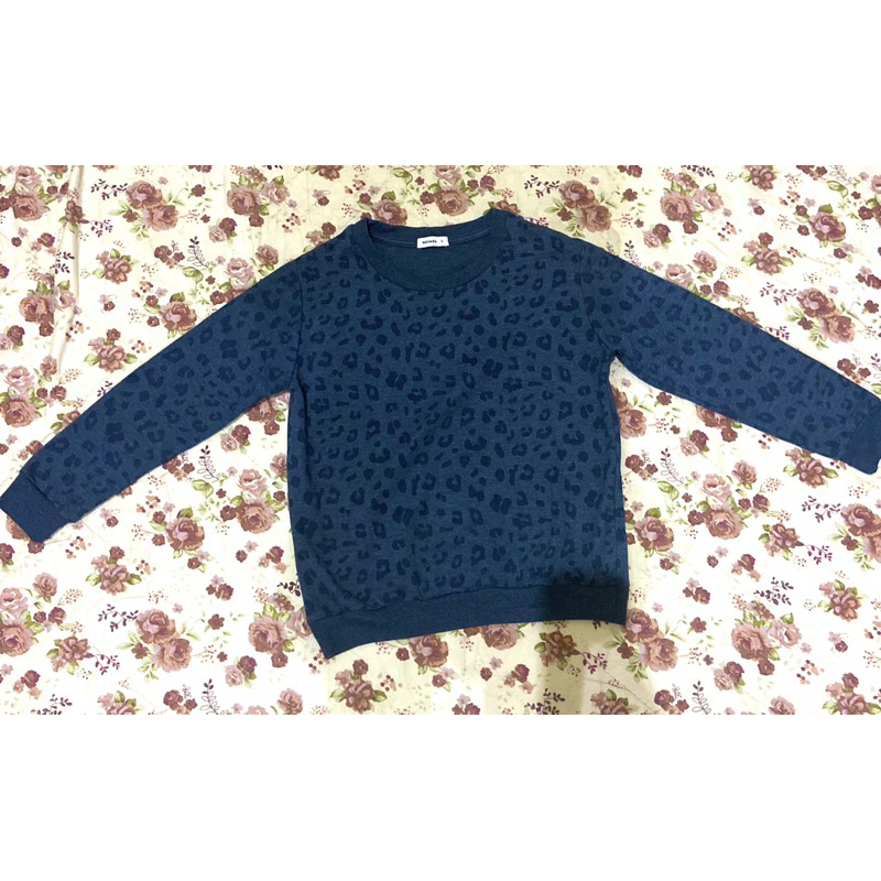 PRELOVED SWEATER SWEATSHIRT NEVADA WANITA