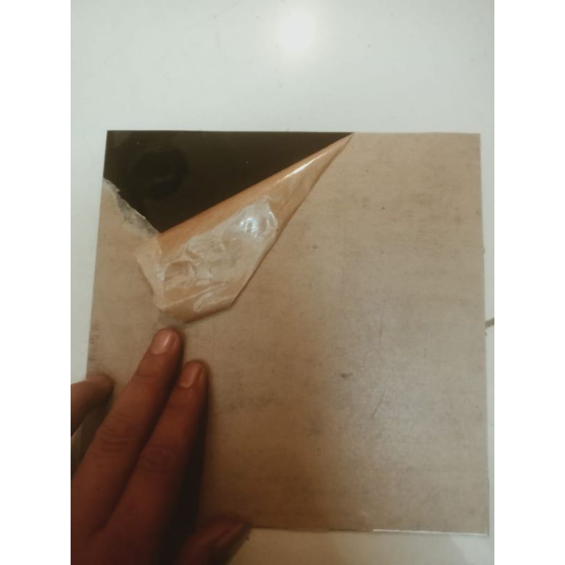 

akrilik hitam potongan tebal 2mm L 20cm x 20cm