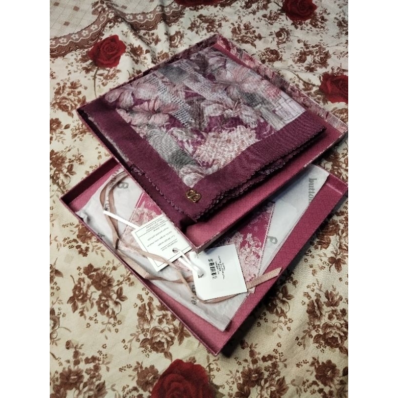 Malaya magenta preloved buttonscarves,lipstik buttonscarves peach