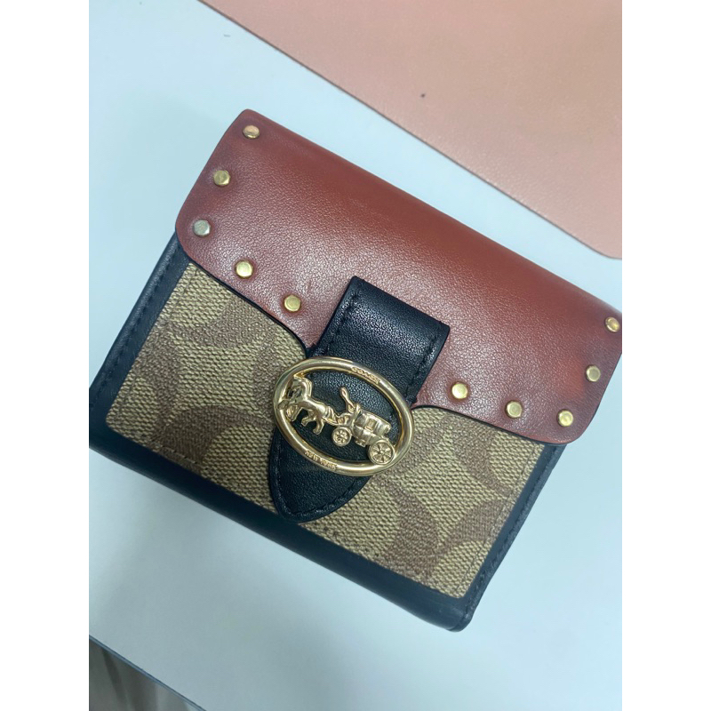 [PRELOVED] DOMPET COACH GEORGIE COMPACT  KHAKI TERRACOTA RIVETS DI JAMIN AUTHENTIC 100%