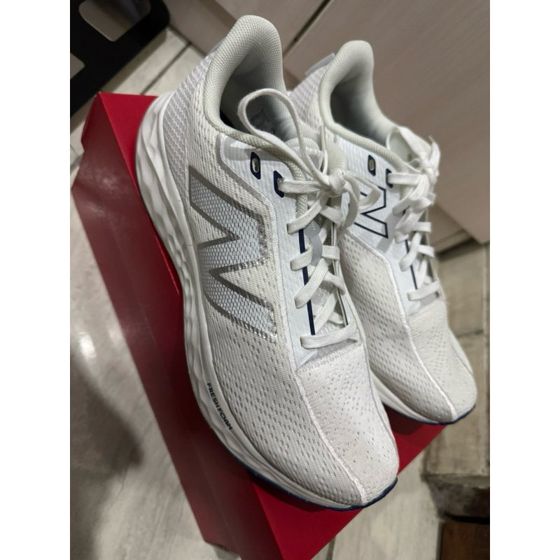 Sepatu Lari New Balance Arishi V4